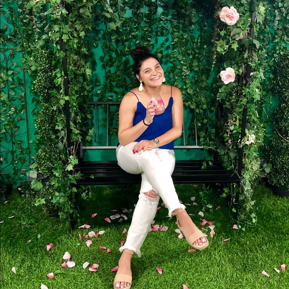 Meet your Posher, Cindy 👋🏻 - Picture 6 of 9